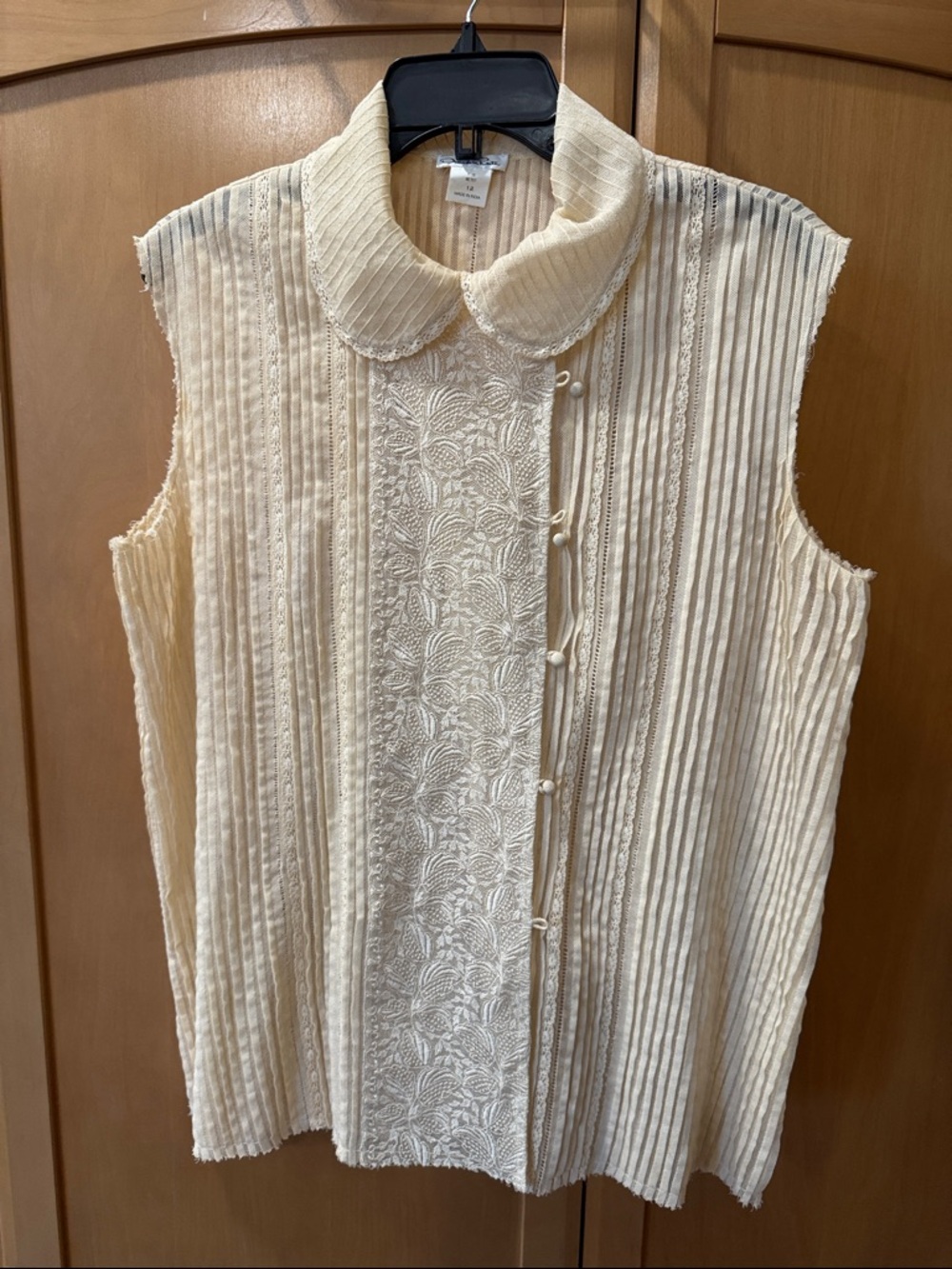 Oscar de la Renta Cream Pleated Sleeveless Button-Down Top